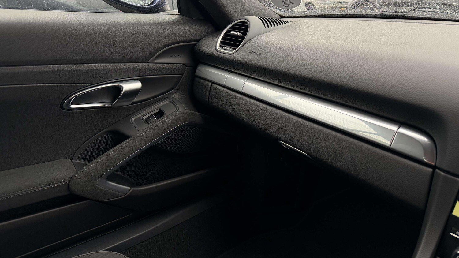 Used Porsche Cayman 2024 for sale - 77698840: Photo 18