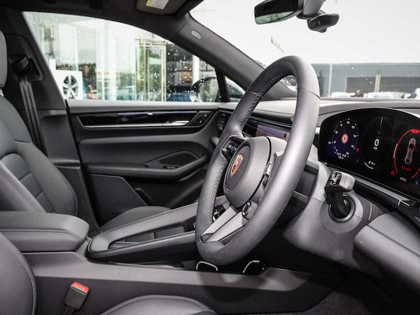 Used Porsche Macan 2025 for sale - 75249141: Photo 11