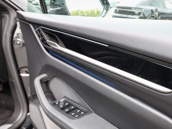 Used Porsche Macan 2025 for sale - 75249141: Photo 28