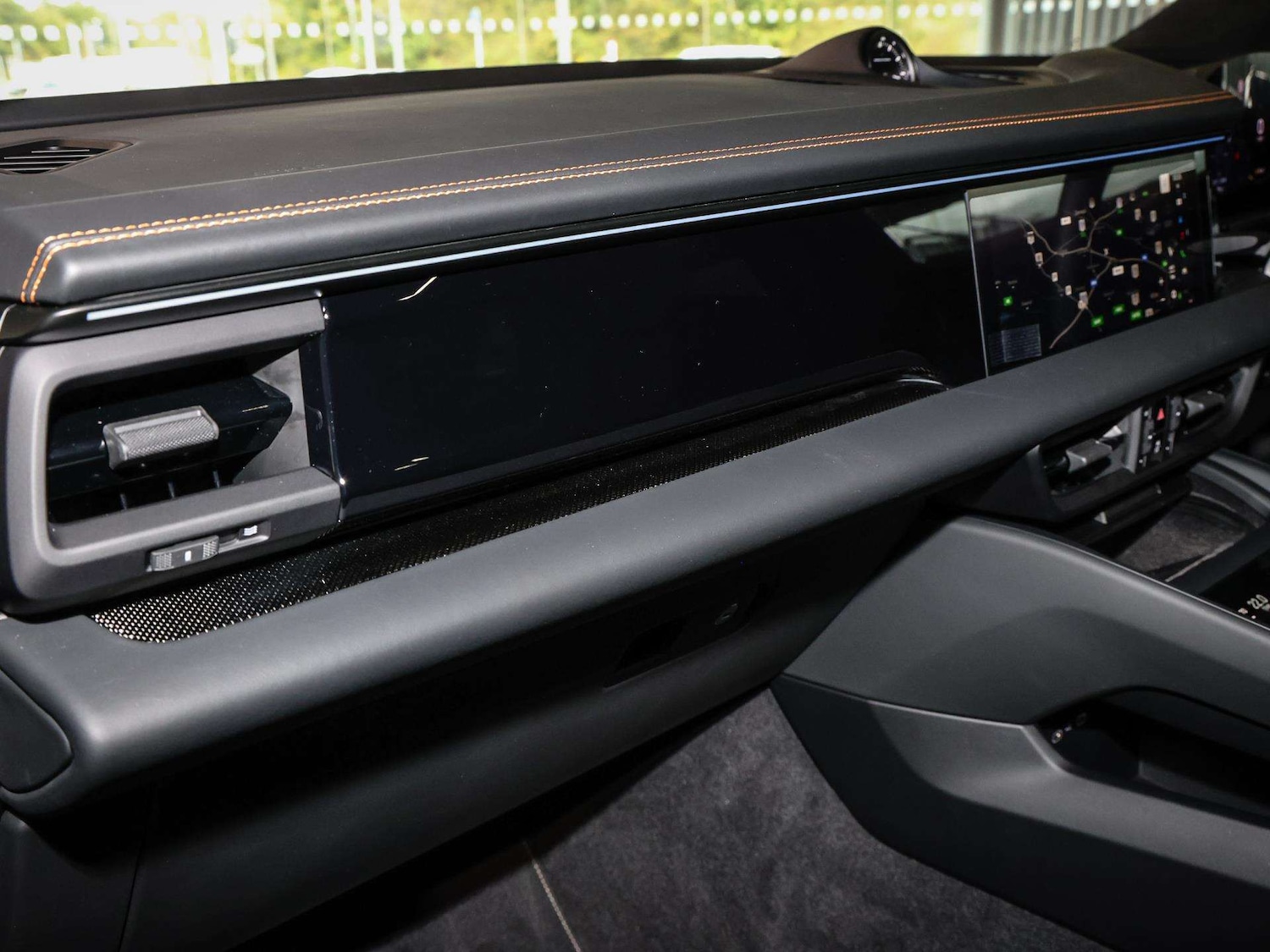 Used Porsche Macan 2025 for sale - 77164469: Photo 28