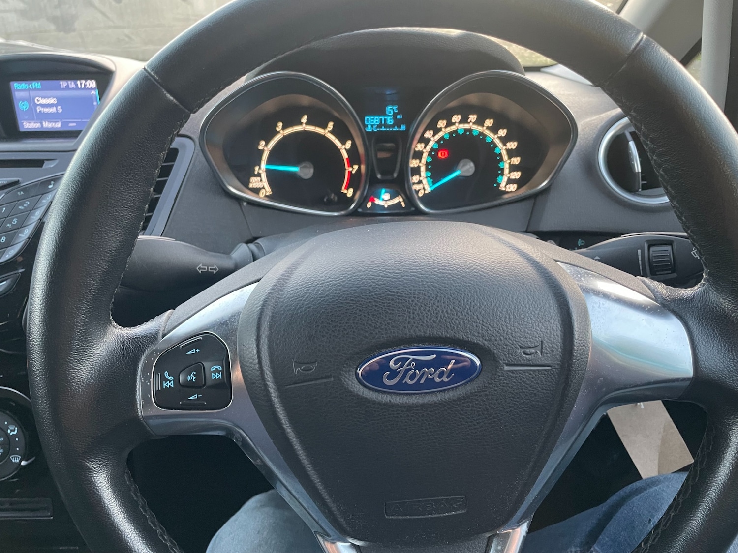 Used Ford Fiesta 2015 for sale - 76530880: Photo 15