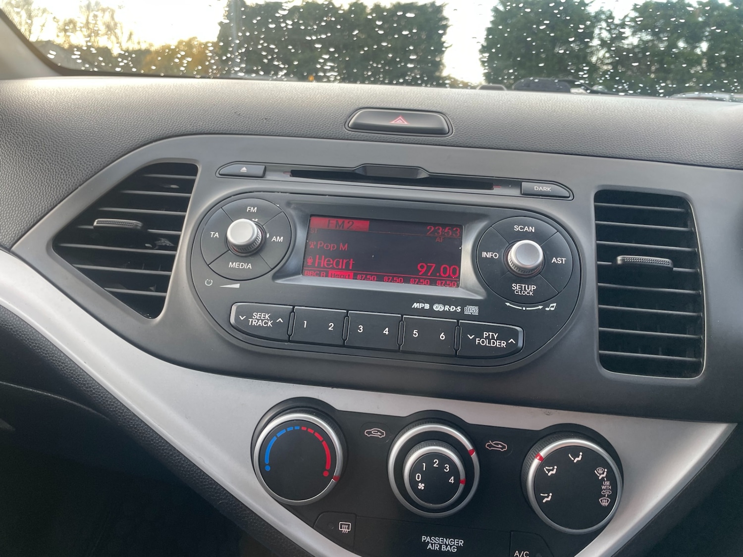 Used Kia Picanto 2012 for sale - 76778327: Photo 15