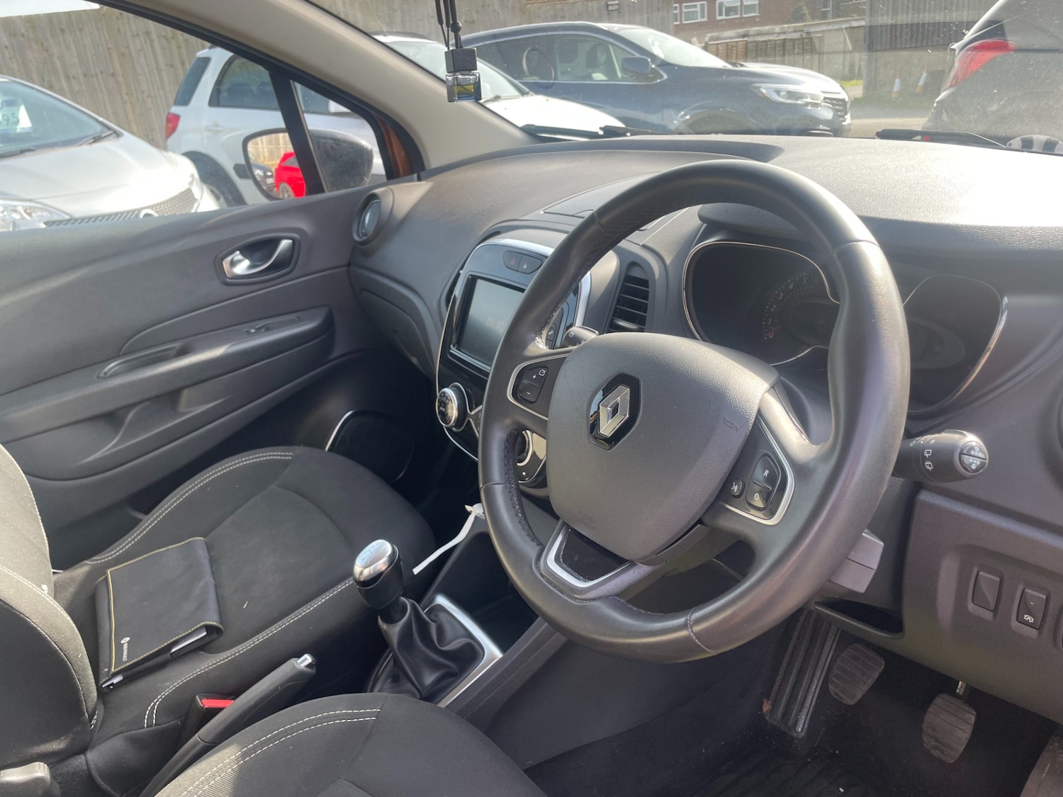 Used Renault Captur 2018 for sale - 77963657: Photo 11