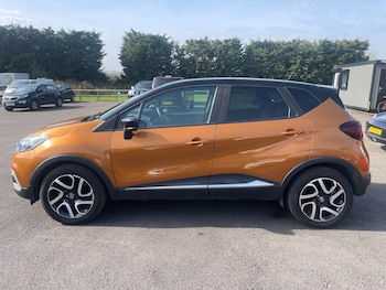 Used Renault Captur 2018 for sale - 77963657: Photo