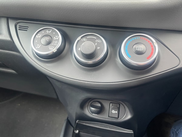 Used Toyota Yaris 2014 for sale - 76274347: Photo 15