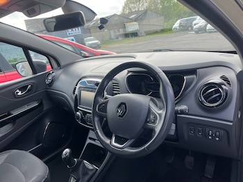 Used Renault Captur 2016 for sale - 78286643: Photo