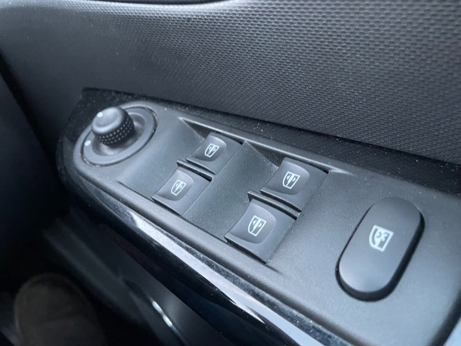 Used Renault Captur 2015 for sale - 76526761: Photo 13