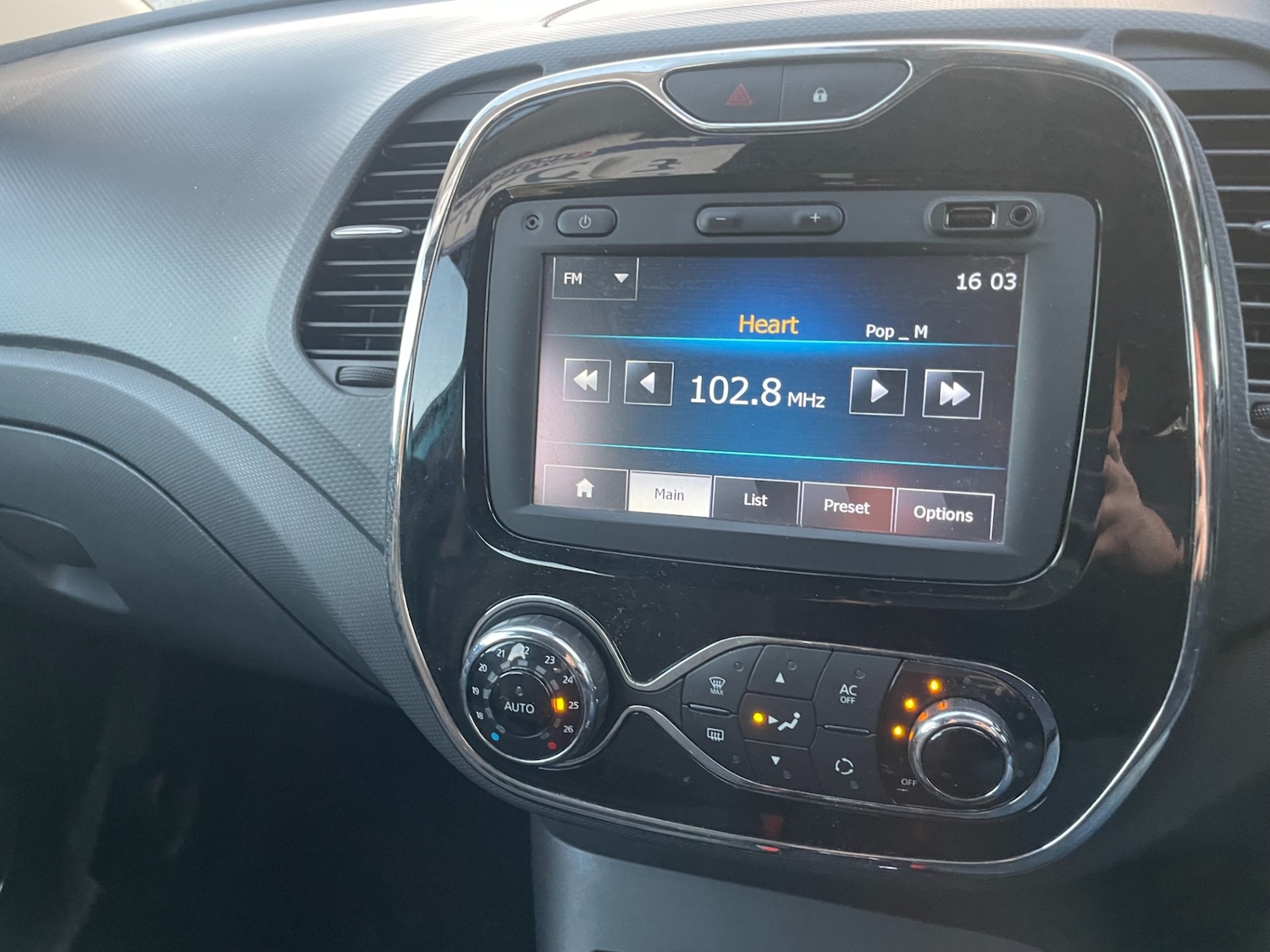 Used Renault Captur 2015 for sale - 76526761: Photo 14