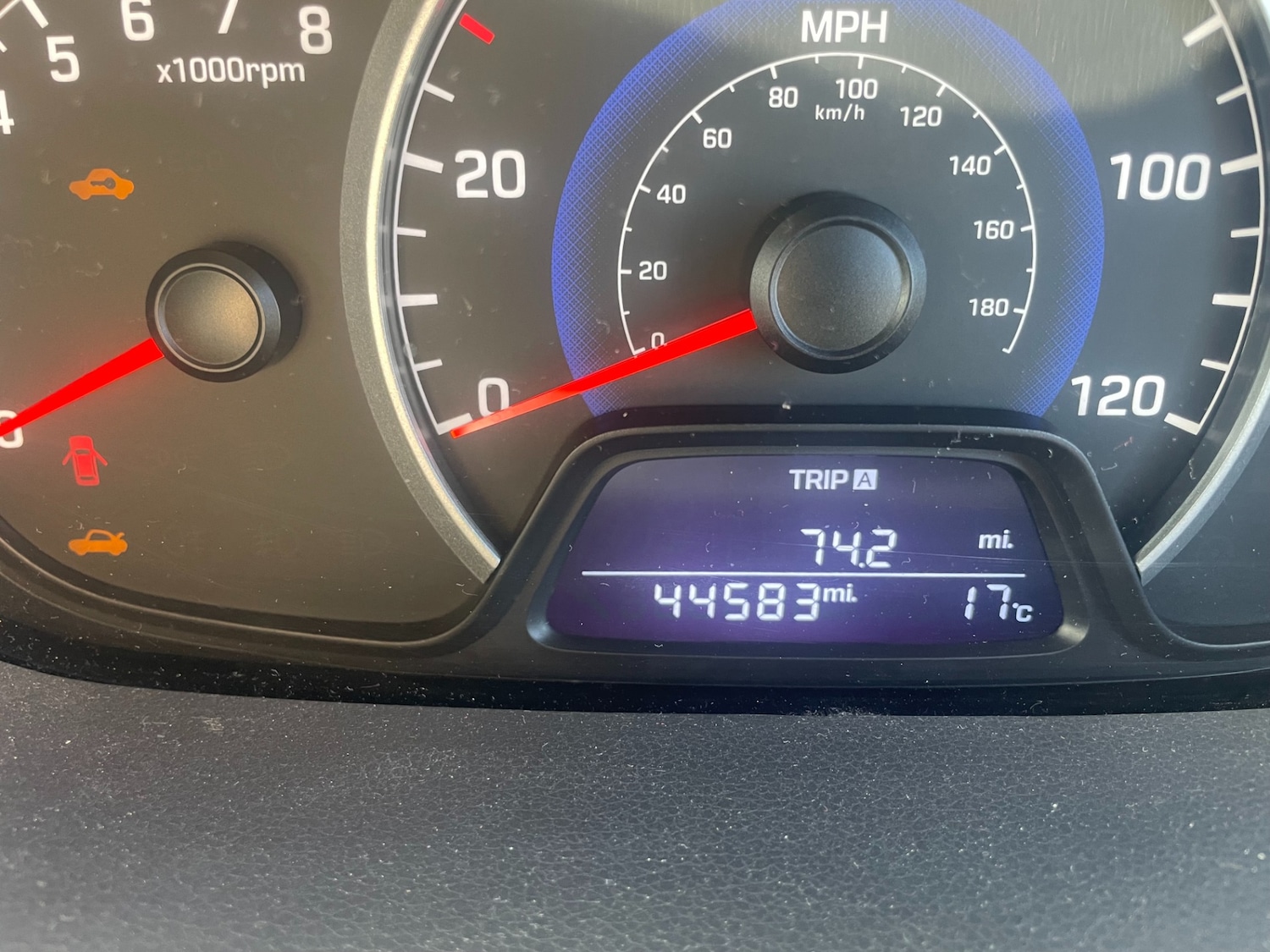Used Hyundai i10 2016 for sale - 76363468: Photo 16