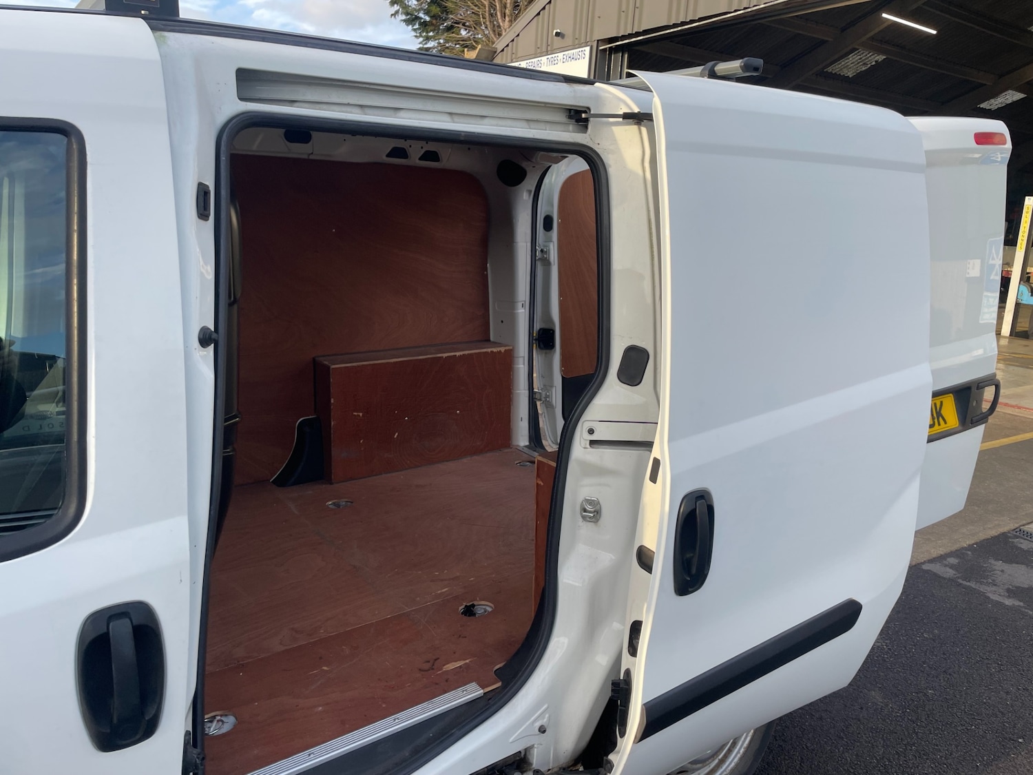 Used Vauxhall Combo 2018 for sale - 77125986: Photo 10