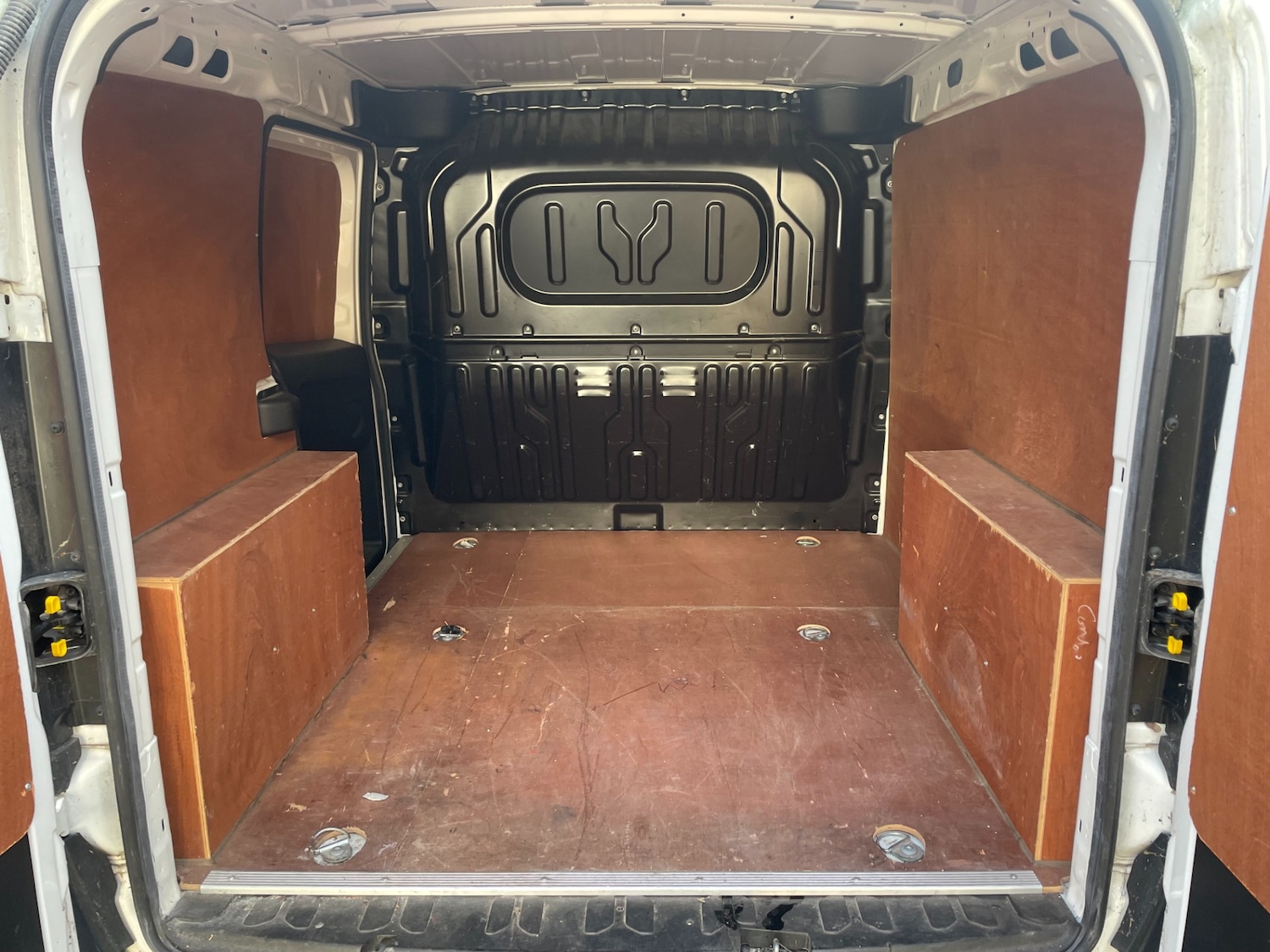 Used Vauxhall Combo 2018 for sale - 77125986: Photo 9