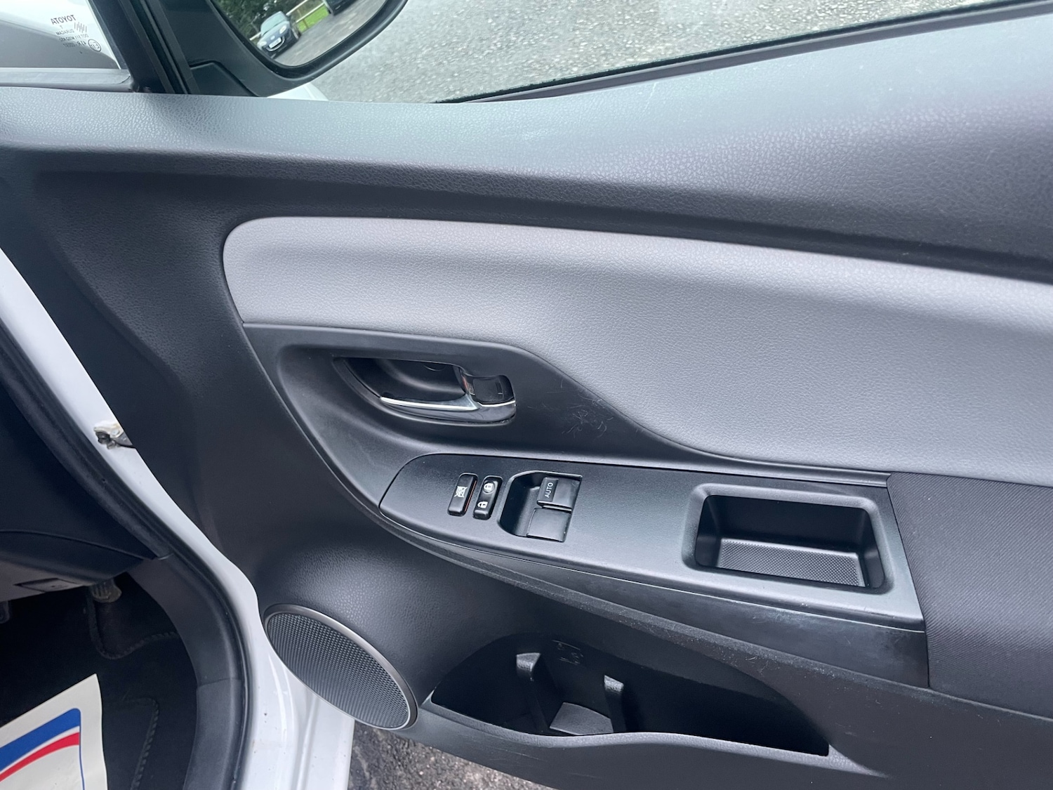 Used Toyota Yaris 2015 for sale - 77420291: Photo 12