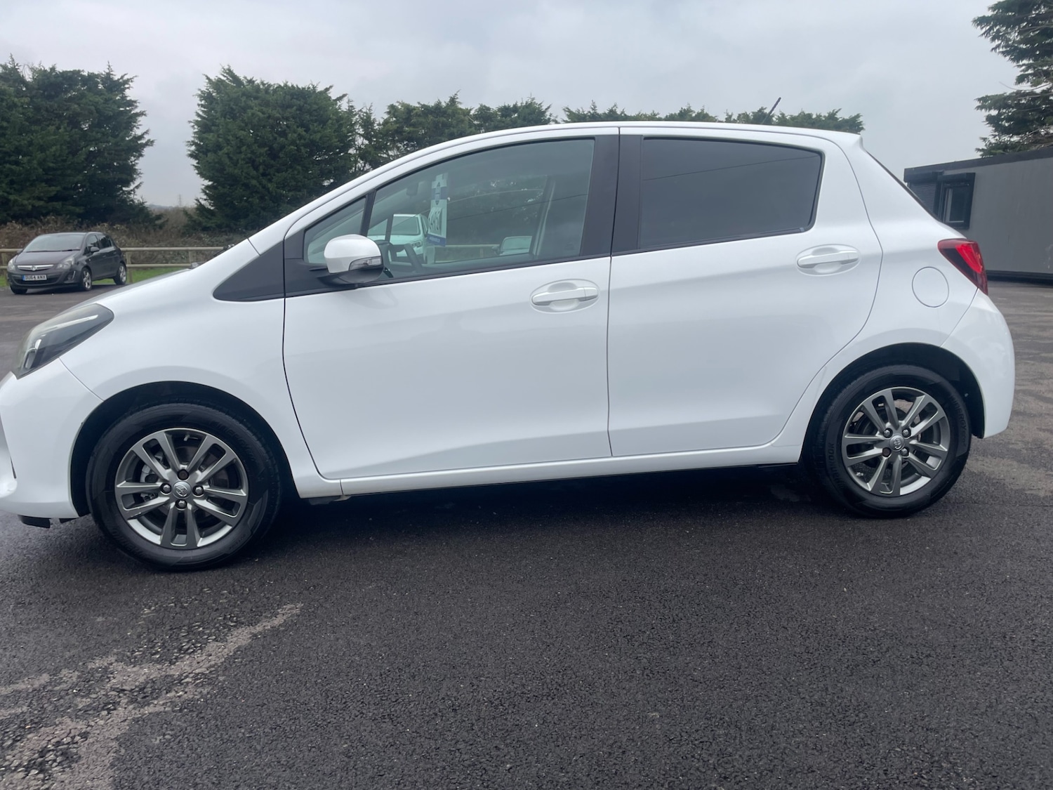 Used Toyota Yaris 2015 for sale - 77420291: Photo 4