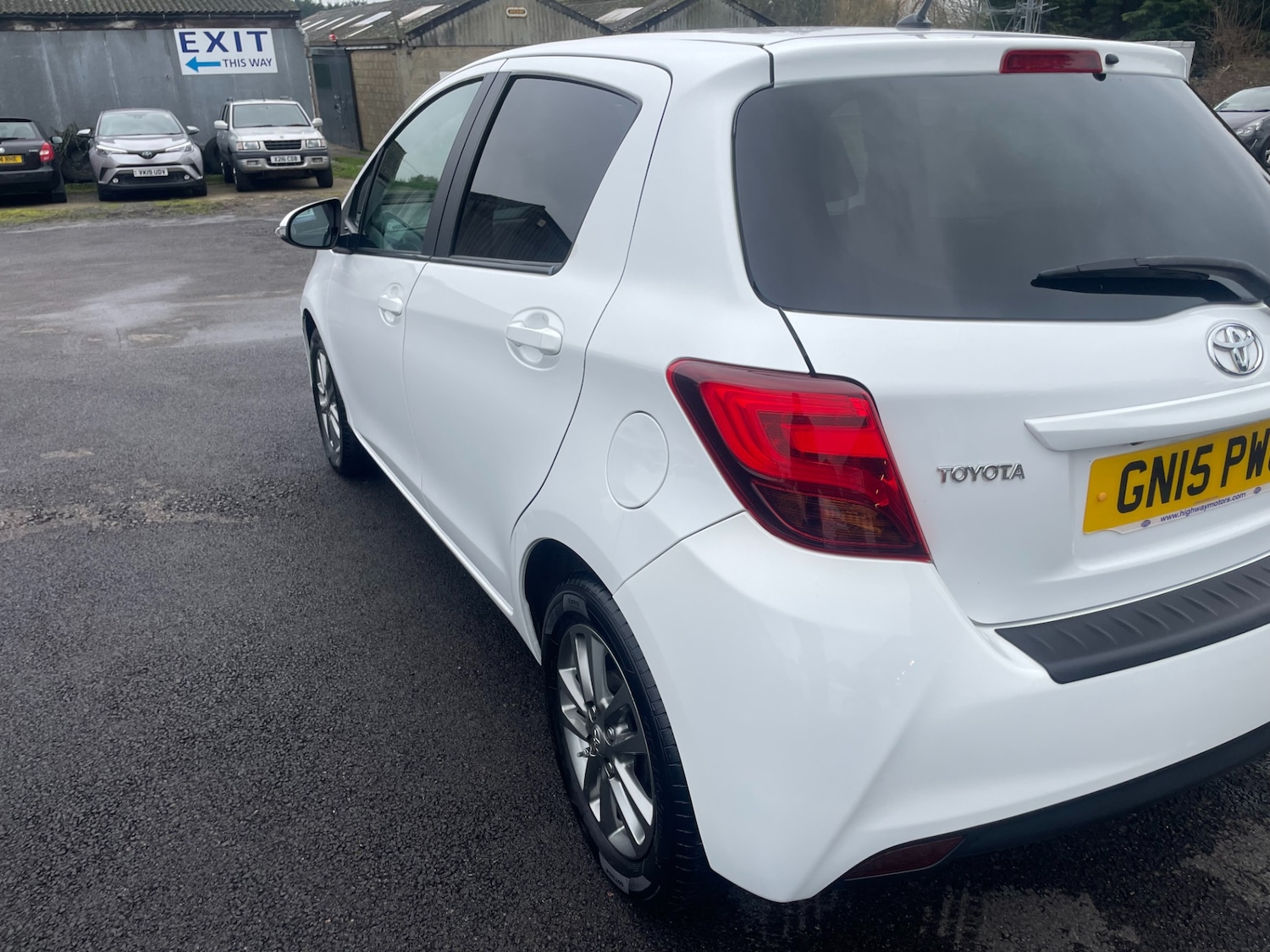 Used Toyota Yaris 2015 for sale - 77420291: Photo 5