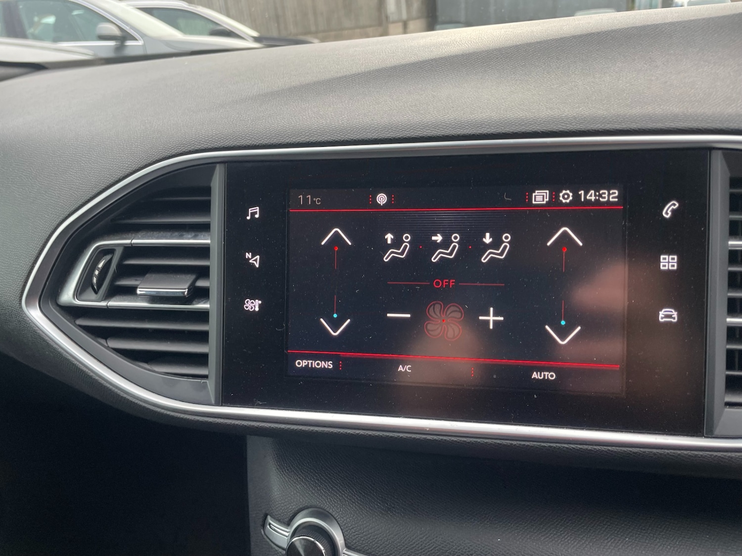 Used Peugeot 308 2018 for sale - 76979292: Photo 16