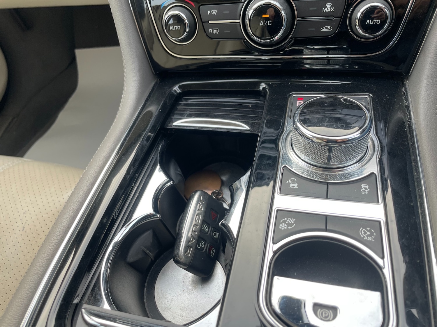 Used Jaguar XJ 2016 for sale - 77012254: Photo 18