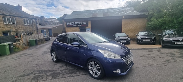 Used Peugeot 208 2012 for sale - 75303395: Photo 2