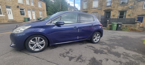Used Peugeot 208 2012 for sale - 75303395: Photo 4