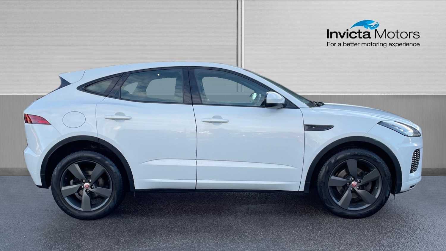 Used Jaguar E-Pace 2019 for sale - 76324895: Photo 2