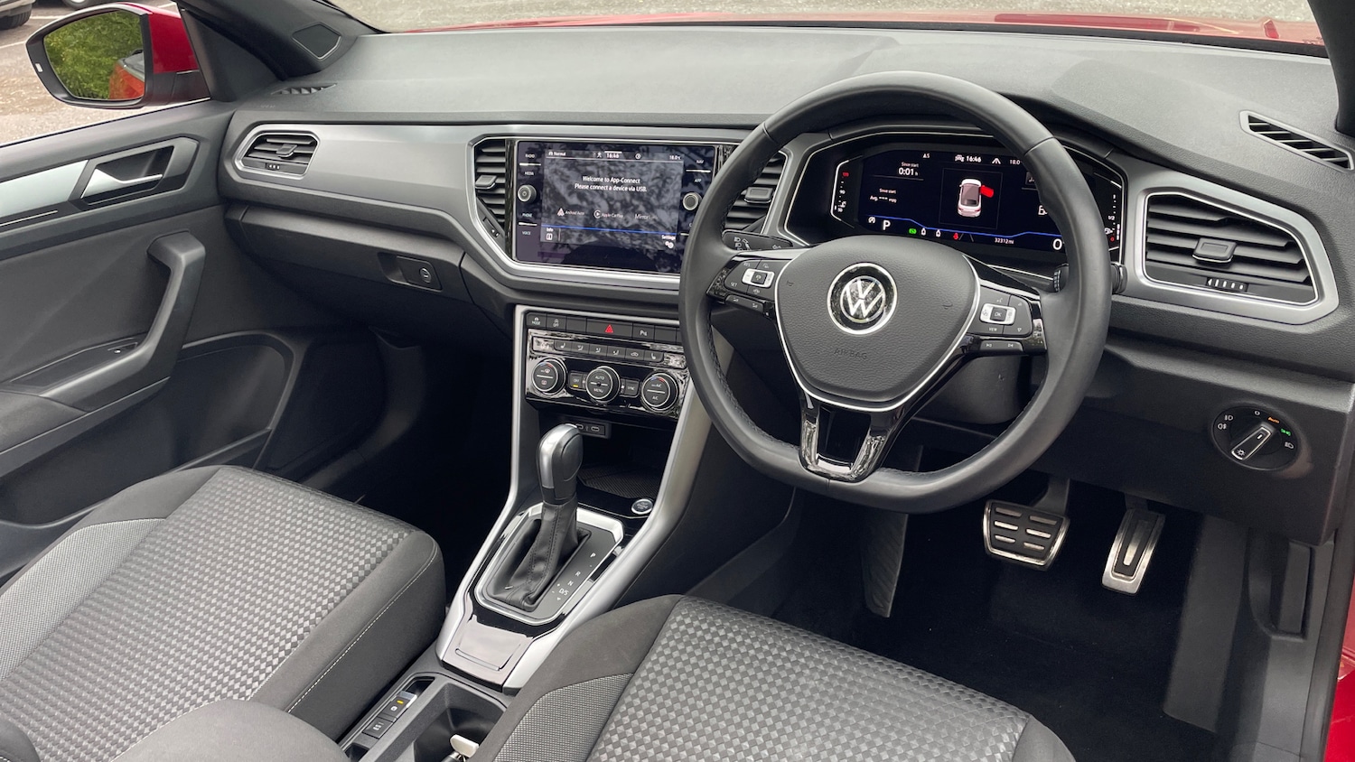 Used Volkswagen T-Roc 2021 for sale - 76784892: Photo 9