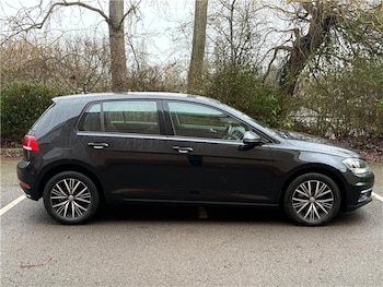 Used Volkswagen Golf 2018 for sale - 77280615: Photo