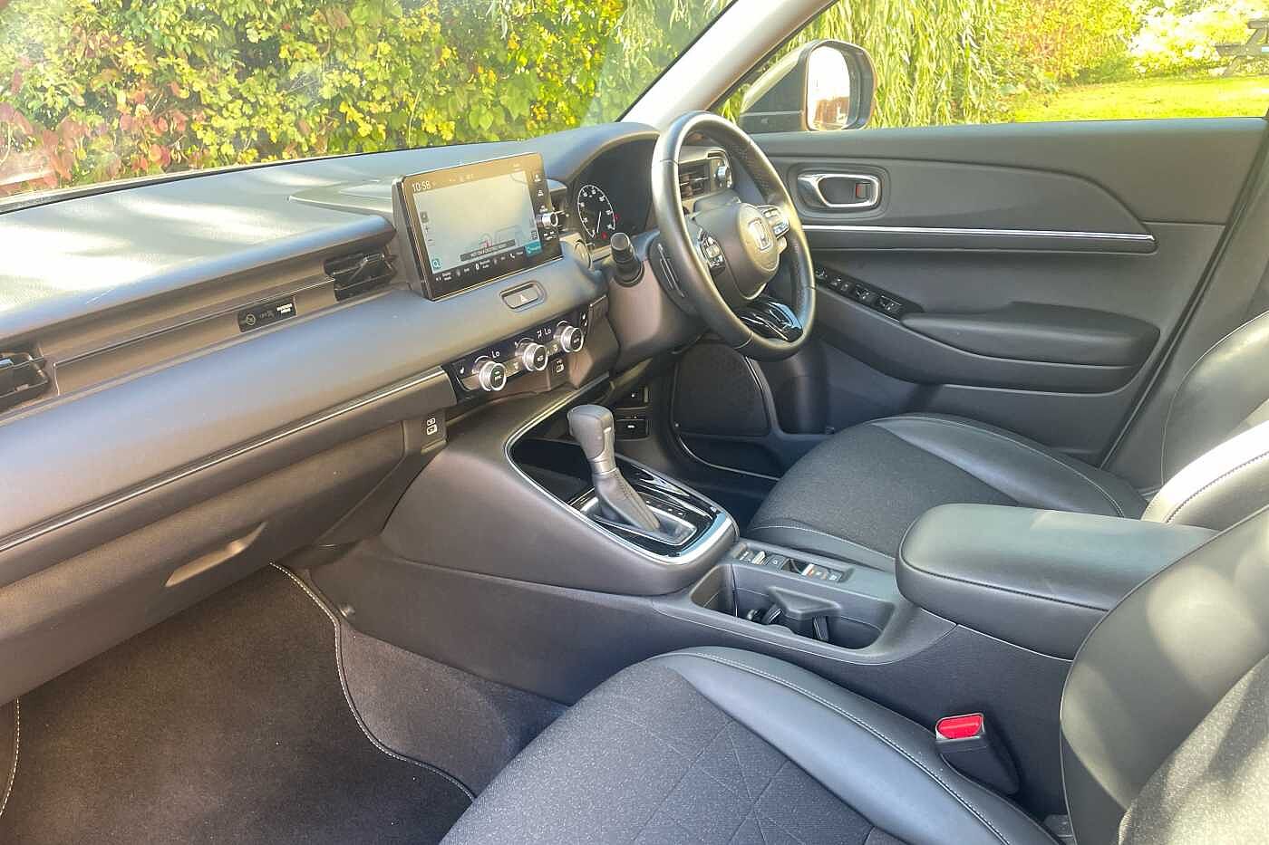 Used Honda HR-V 2023 for sale - 76139637: Photo 2