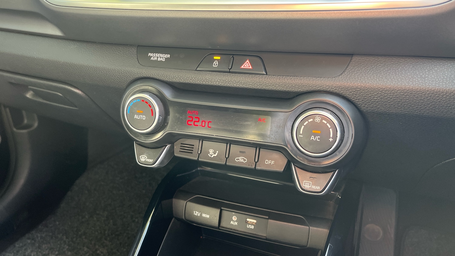 Used Kia Stonic 2018 for sale - 76061613: Photo 12