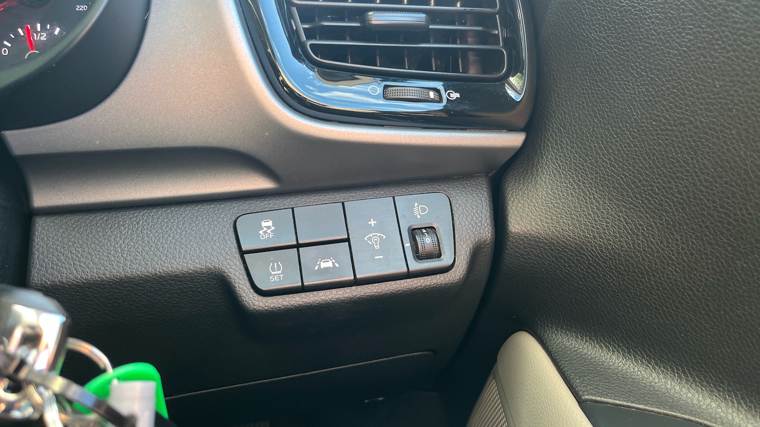 Used Kia Stonic 2018 for sale - 76061613: Photo 16