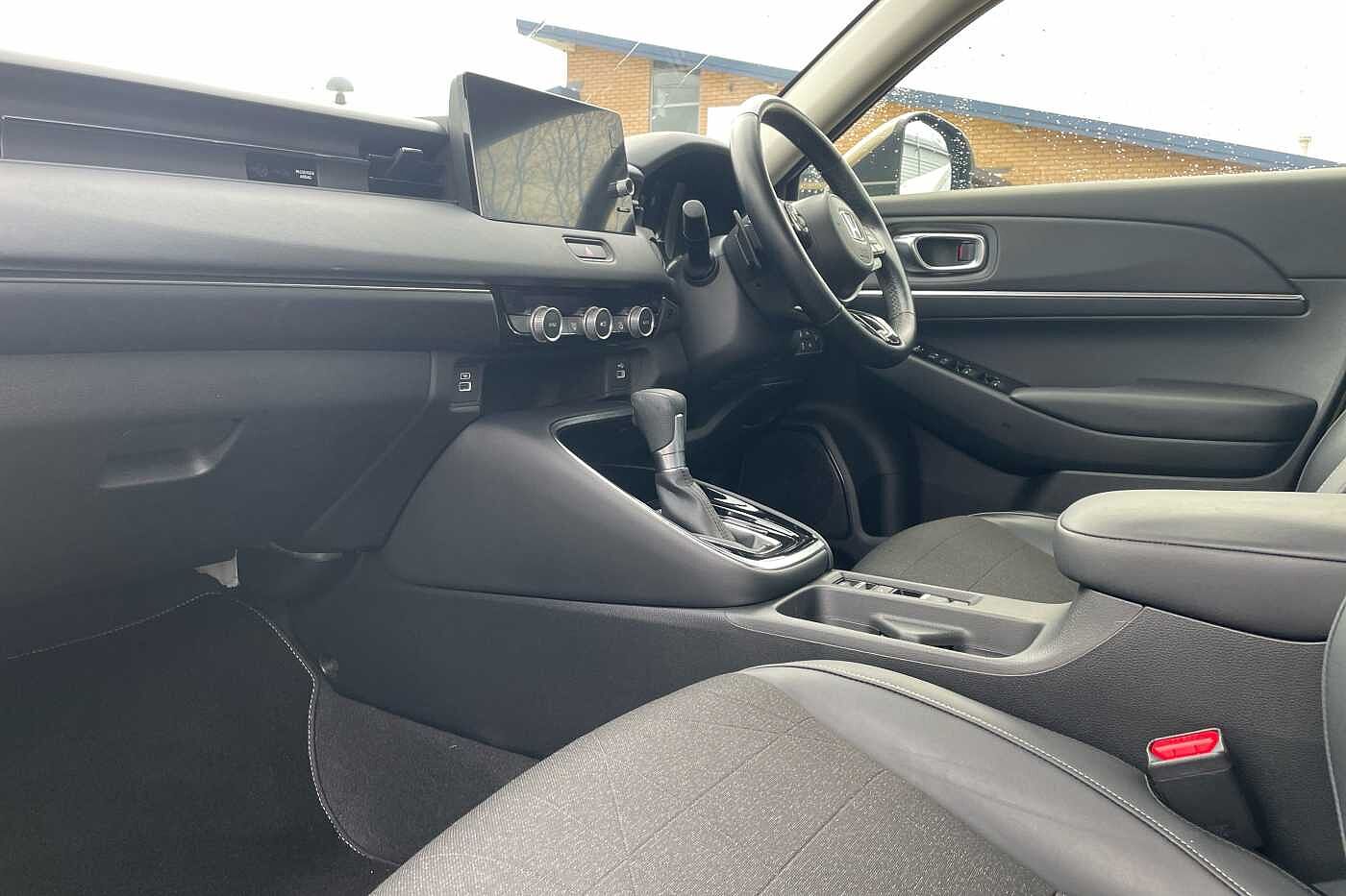 Used Honda HR-V 2022 for sale - 76586549: Photo 2