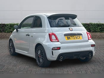 Used Abarth 695 2023 for sale - 79822354: Photo