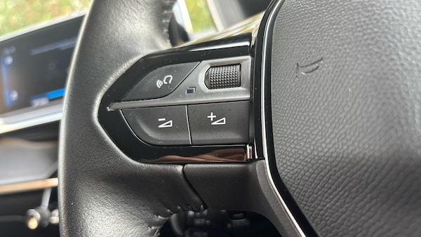 Used Peugeot 2008 2020 for sale - 76111224: Photo 12