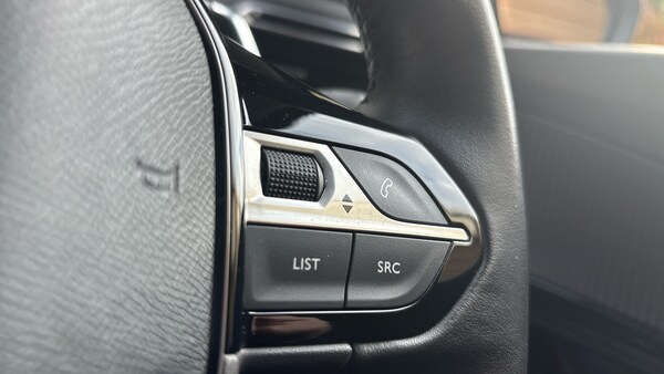 Used Peugeot 2008 2020 for sale - 76111224: Photo 13