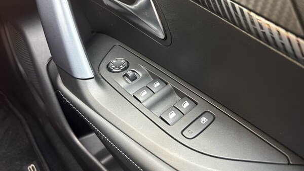 Used Peugeot 2008 2020 for sale - 76111224: Photo 17