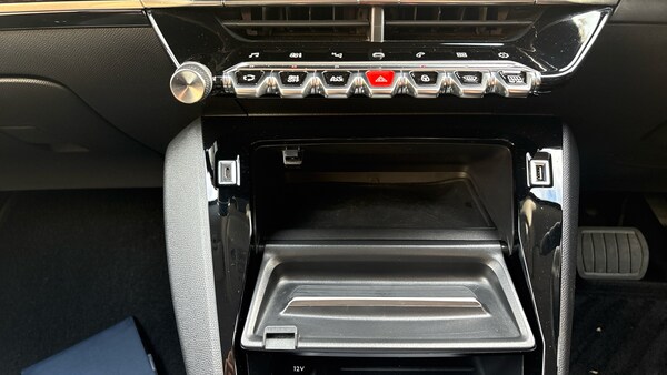 Used Peugeot 2008 2020 for sale - 76111224: Photo 21