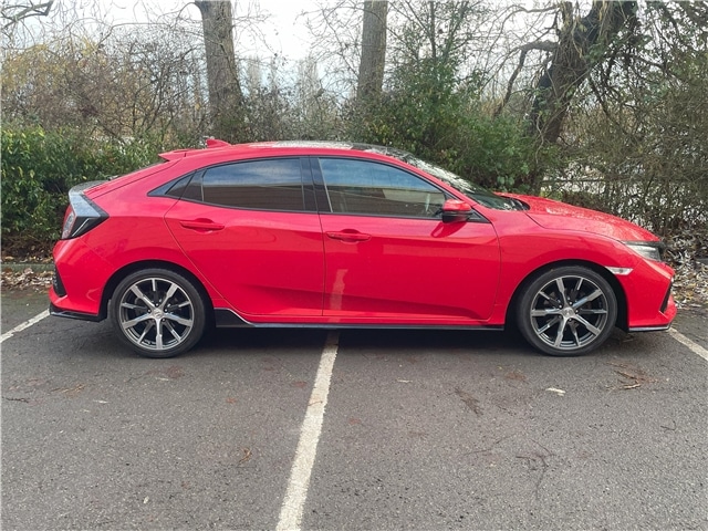 Used Honda Civic 2018 for sale - 76730802: Photo 2