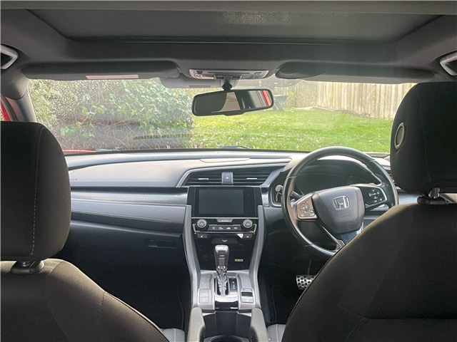 Used Honda Civic 2018 for sale - 76730802: Photo 9