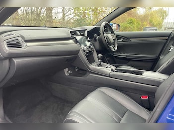 Used Honda Civic 2018 for sale - 76586544: Photo