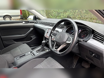 Used Volkswagen Passat 2021 for sale - 76086086: Photo