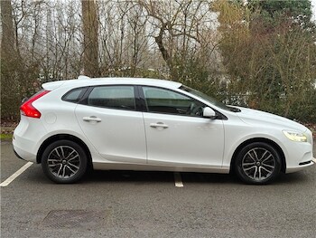 Used Volvo V40 2017 for sale - 77401198: Photo