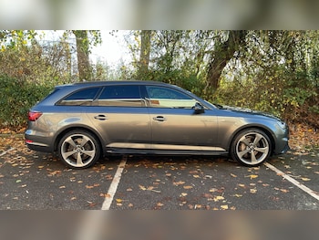 Used Audi A4 Avant 2017 for sale - 76419875: Photo