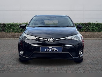 Used Toyota Avensis 2015 for sale - 77480000: Photo
