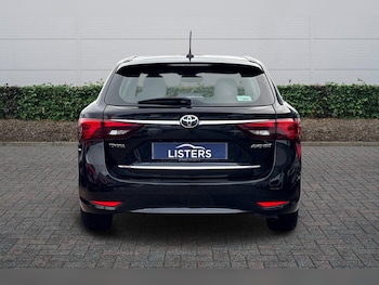 Used Toyota Avensis 2015 for sale - 77480000: Photo