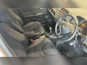 Used Honda Jazz 2015 for sale - 79249906: Photo