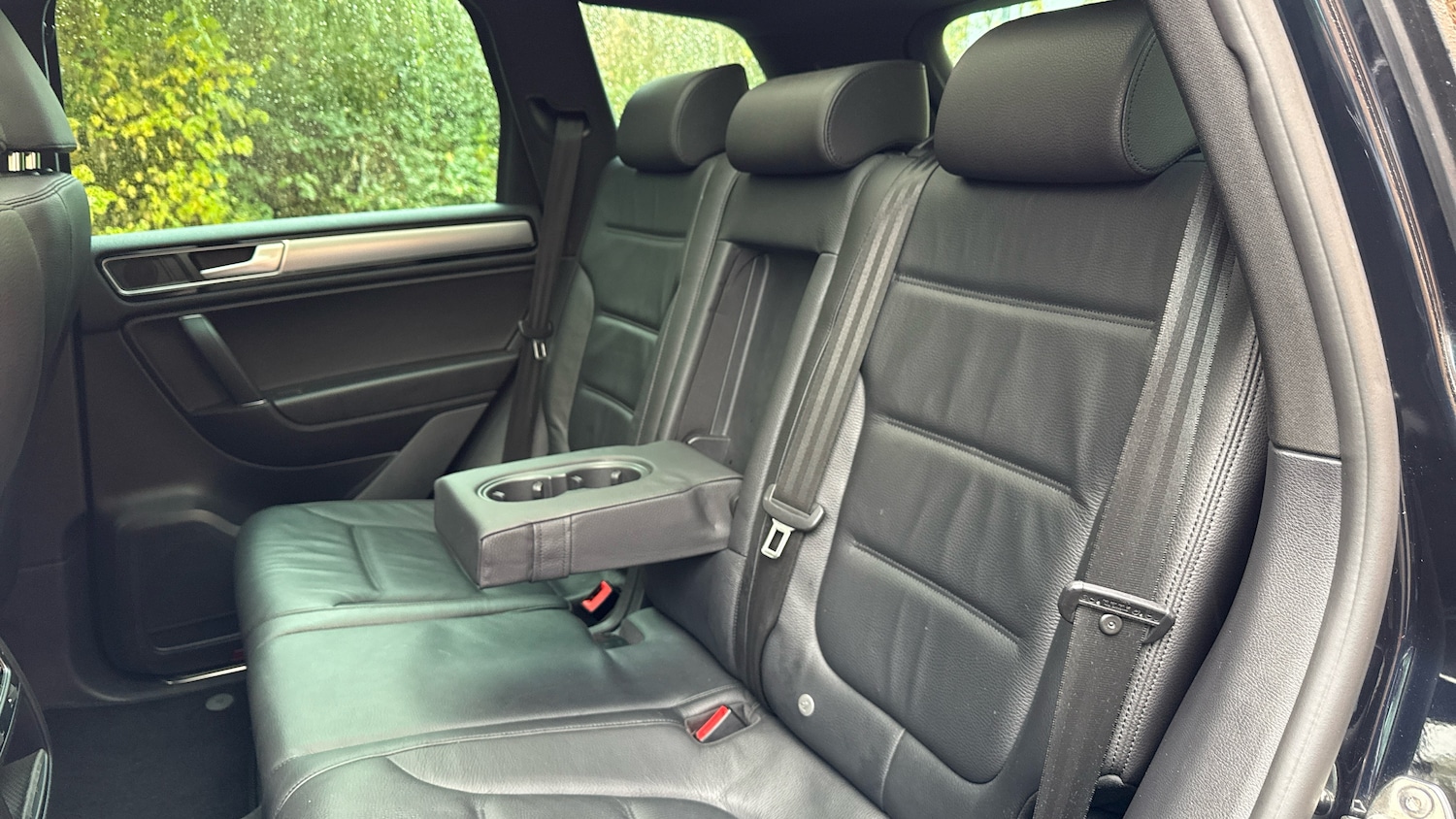 Used Volkswagen Touareg 2015 for sale - 76338442: Photo 9