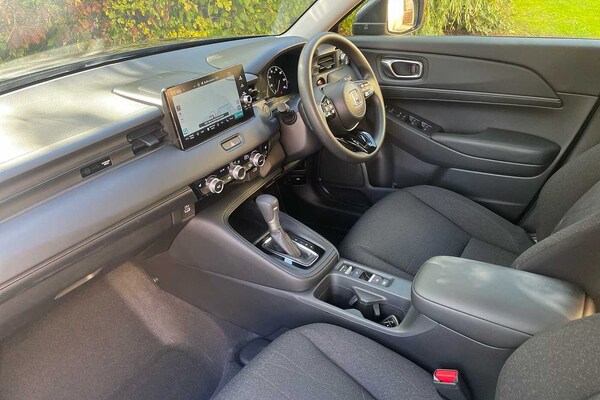 Used Honda HR-V 2023 for sale - 76102748: Photo 2