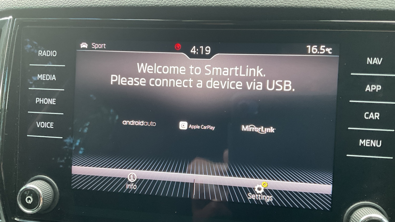 Used Skoda Karoq 2018 for sale - 76837604: Photo 15