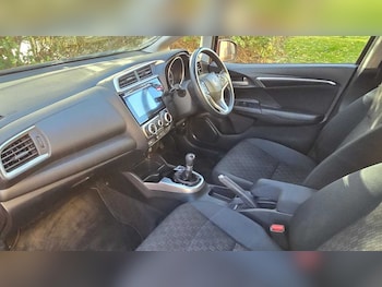 Used Honda Jazz 2017 for sale - 76800668: Photo