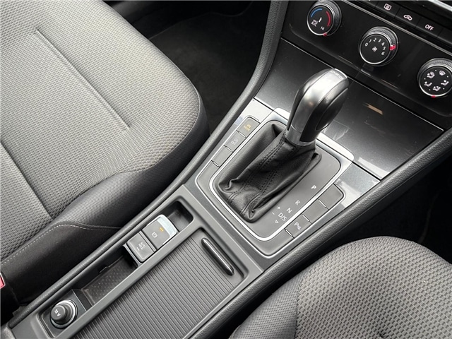 Used Volkswagen Golf 2018 for sale - 77982912: Photo 21