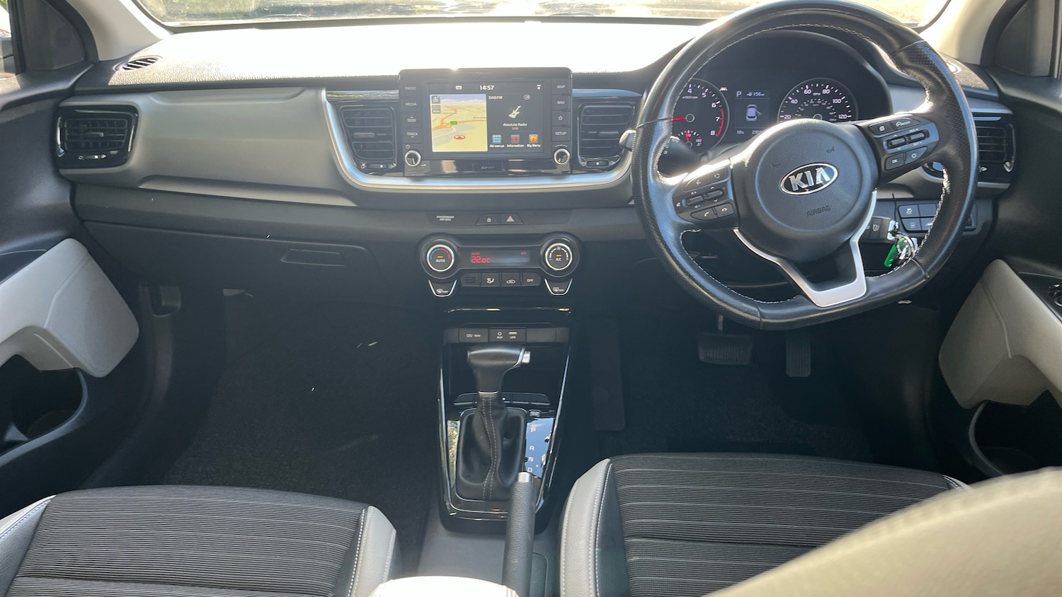 Used Kia Stonic 2018 for sale - 76381506: Photo 8