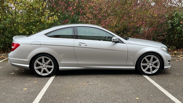 Used Mercedes-Benz C-Class 2015 for sale - 76086187: Photo 3